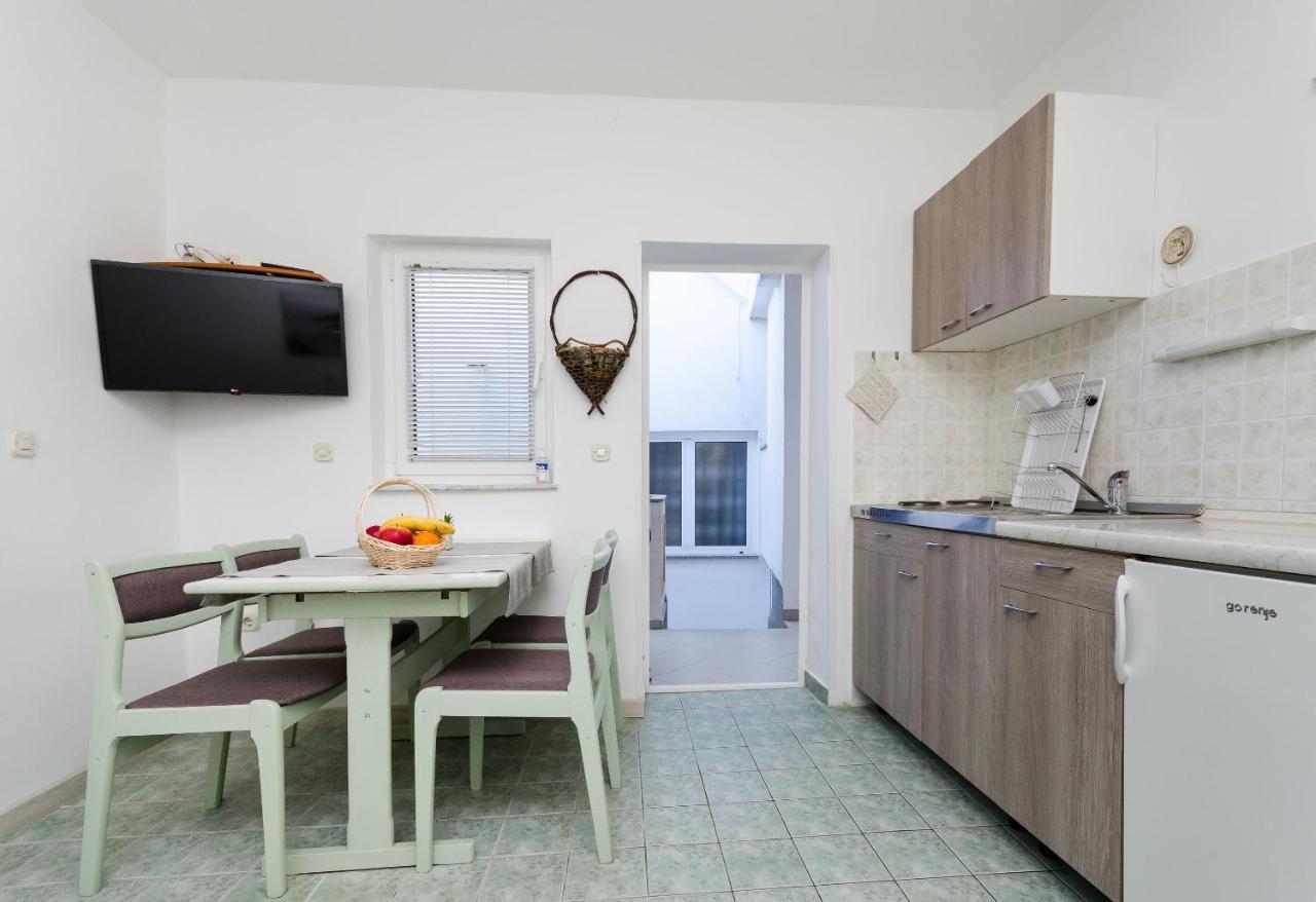 Apartments Marija Mundanije Екстериор снимка