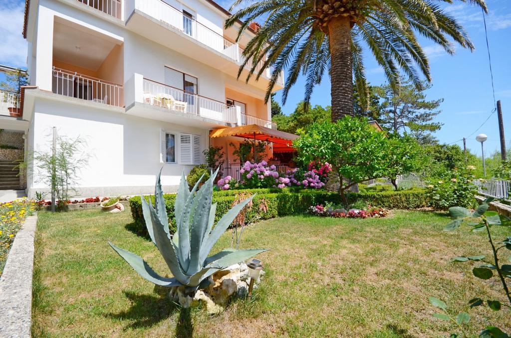 Apartments Marija Mundanije Екстериор снимка